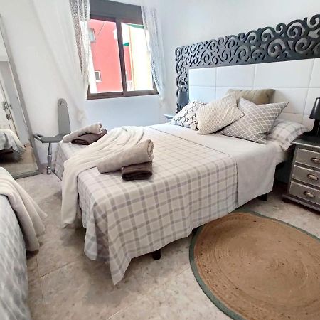 Apartament 100 M De Playa De Gandia 3 -4 Personas Parking Ascensor المظهر الخارجي الصورة