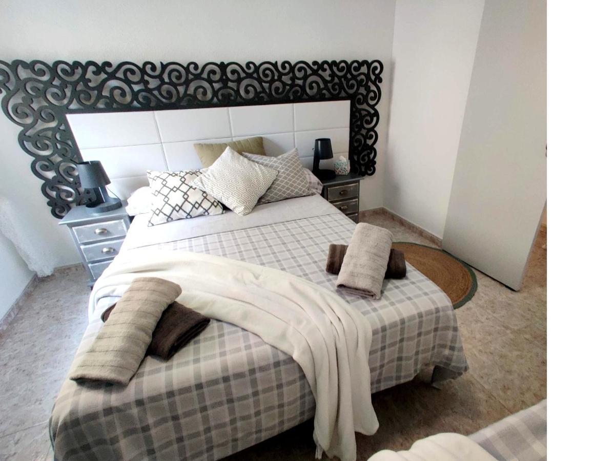 Apartament 100 M De Playa De Gandia 3 -4 Personas Parking Ascensor المظهر الخارجي الصورة